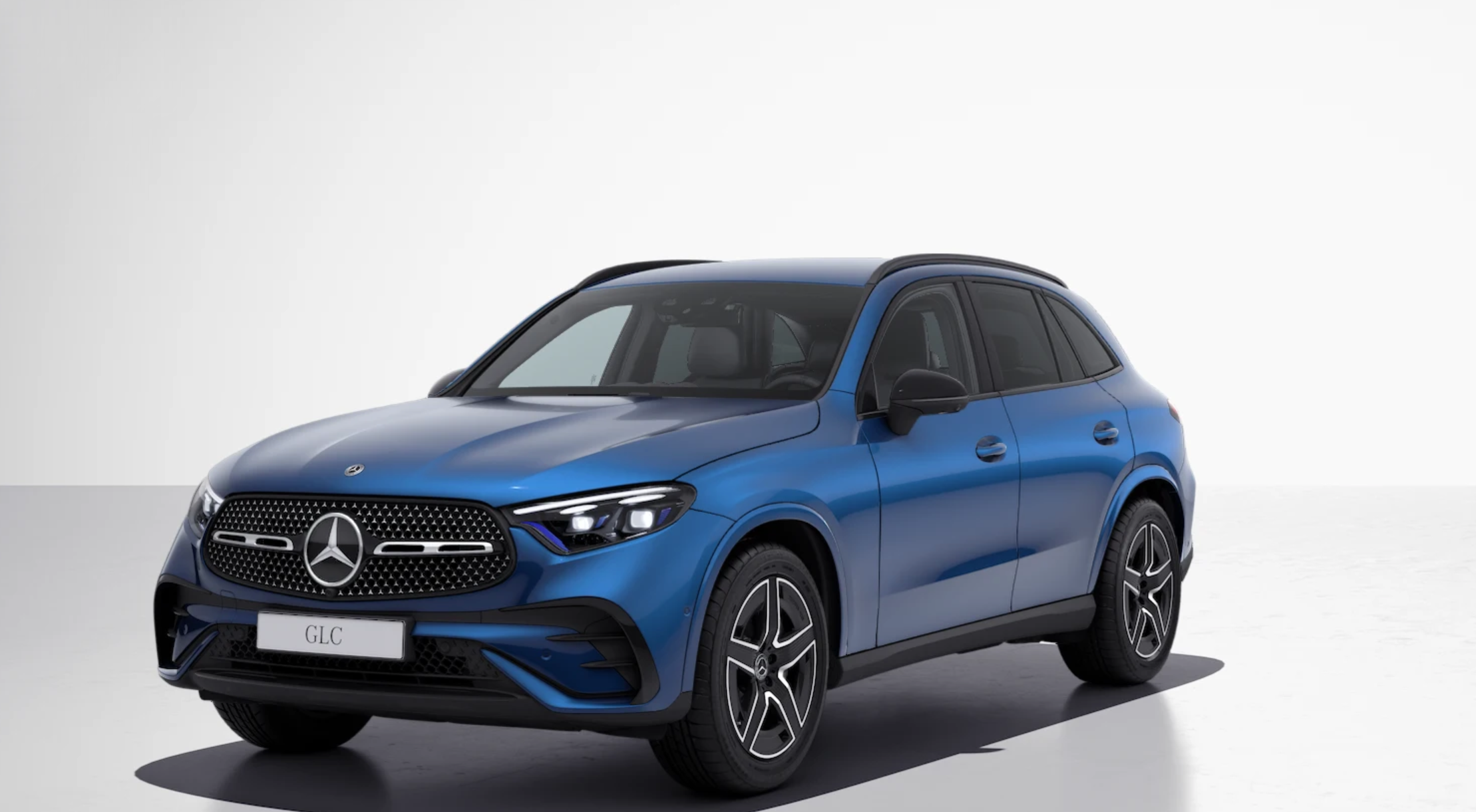 Mercedes GLC 300 4matic 9G-tronic AMG | novinka 2022 | nové SUV | stylové moderní sportovní | první objednávky online | nová auta ve výrobě | online autosalon AUTOiBUY.com